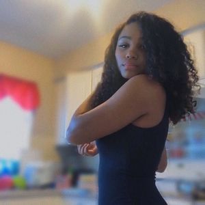 Meet your Posher, Desiree